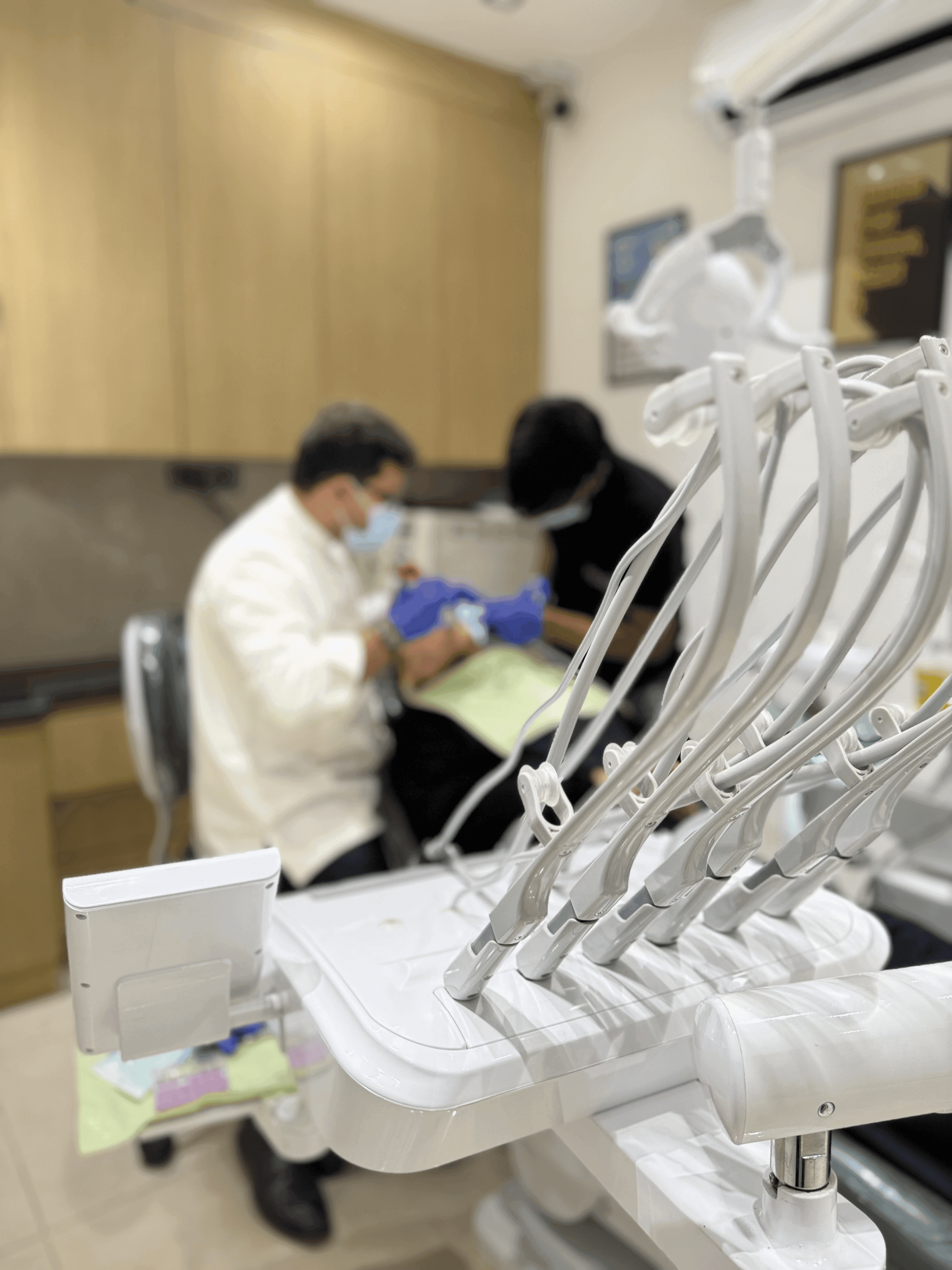 What are dental implants?