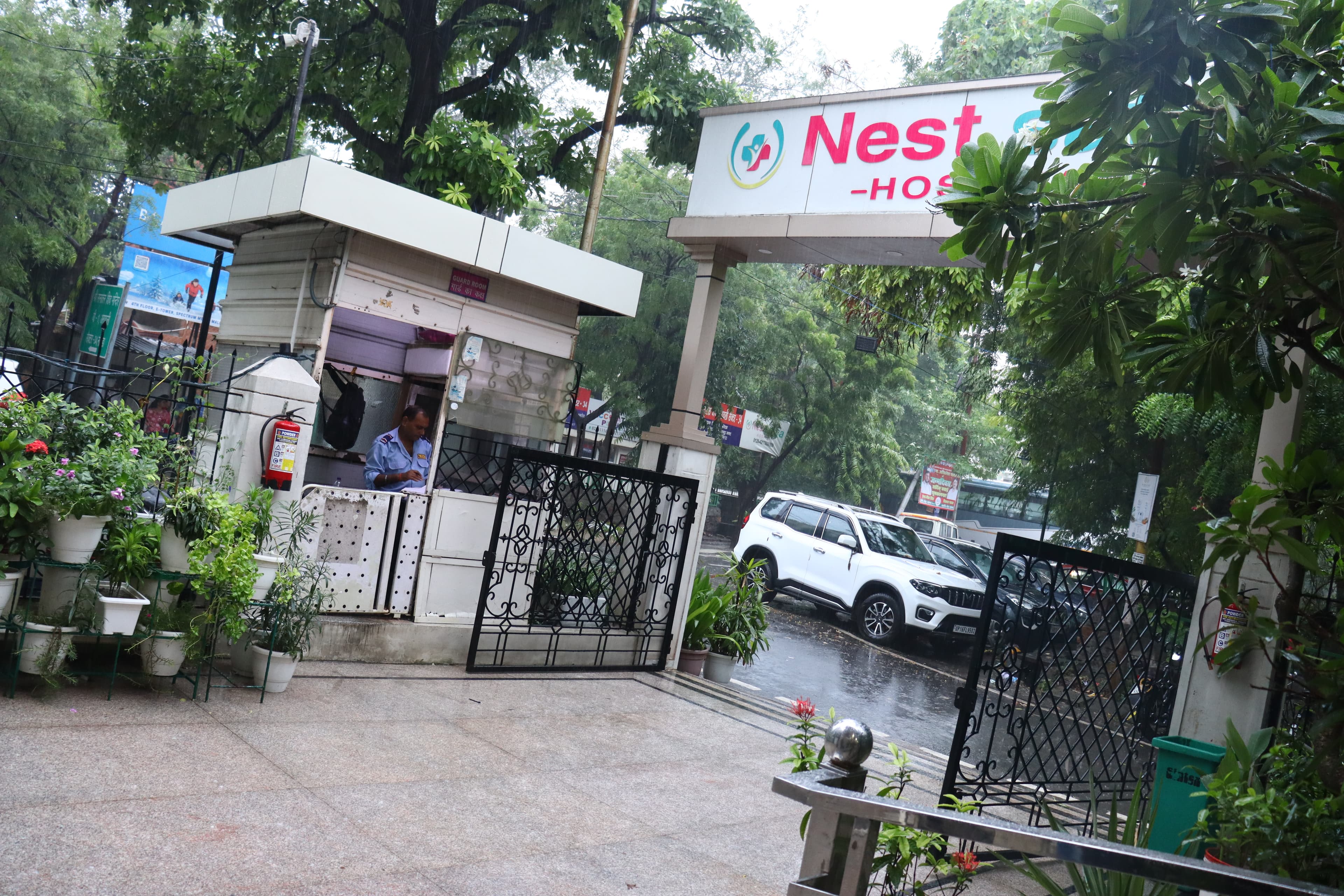 Tooth & Truth clinic in Noida
