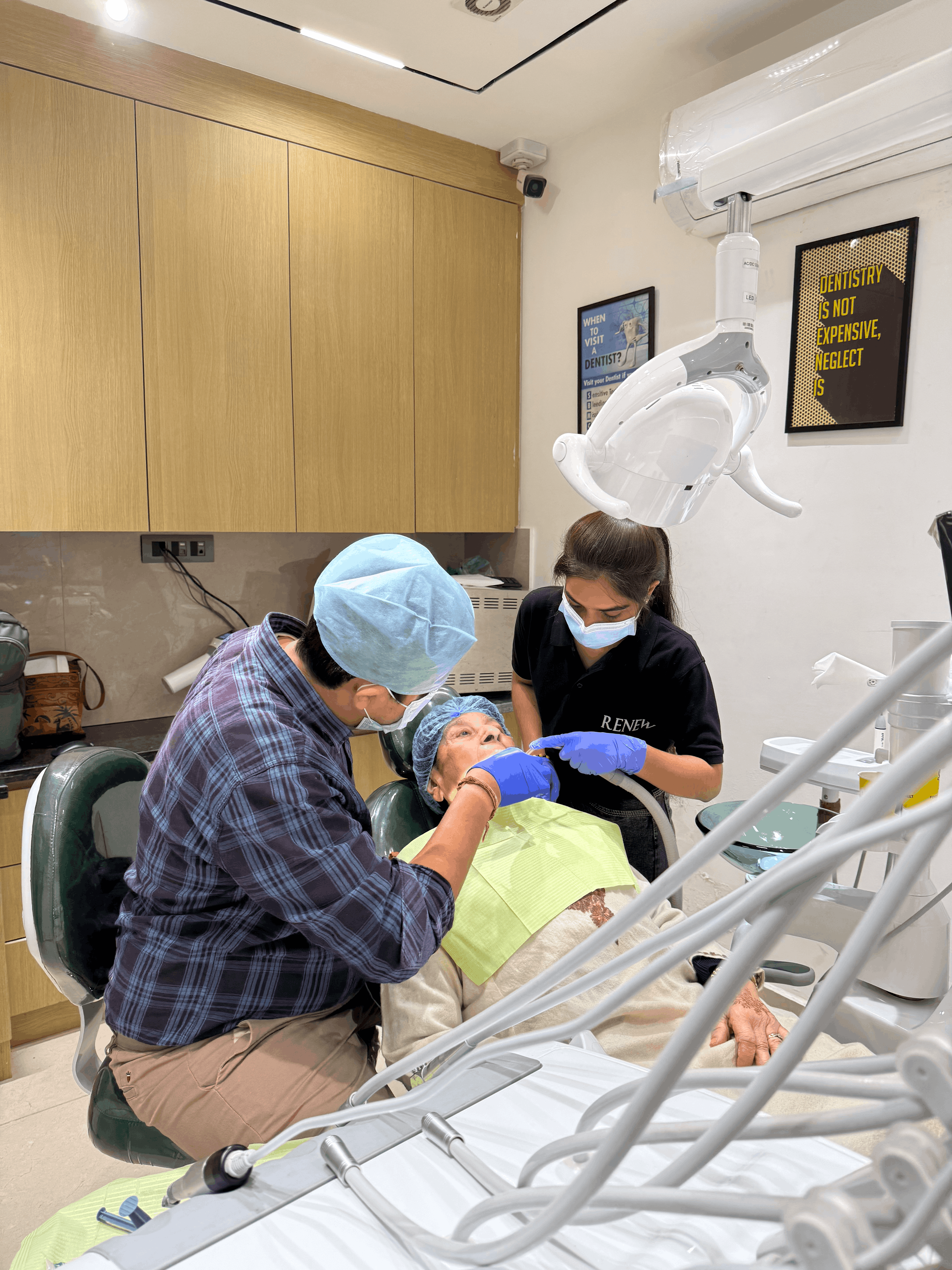What are dental implants?