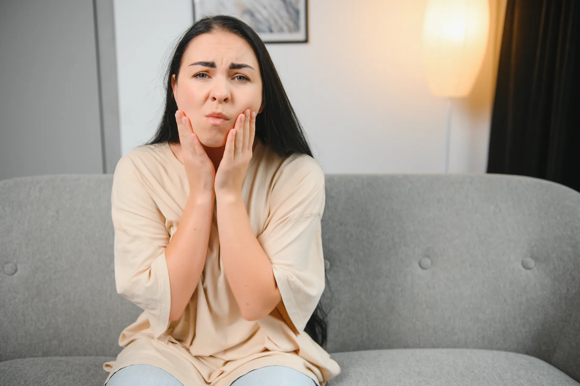 Dental Abscess — Can You Treat It at Home? When Home Management Becomes Dangerous