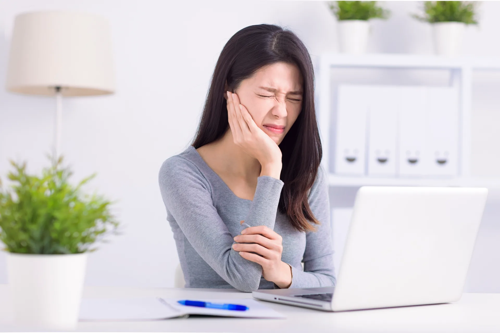 TMJ Jaw Pain in Noida — Causes, Symptoms, and Treatment Options